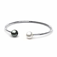 Tahitian Pearl Bangle Bracelet with Hammered Surface