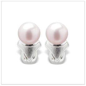 Sheila a Freshwater Cultured Pearl Earring