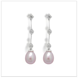 Lavender Gredal a Freshwater Cultured Pearl Earring