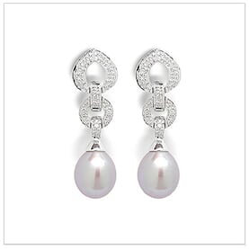 Agatha a Freshwater Cultured Pearl Earring