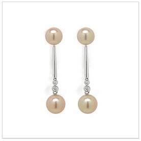 Vesta a Freshwater Pearl Earring