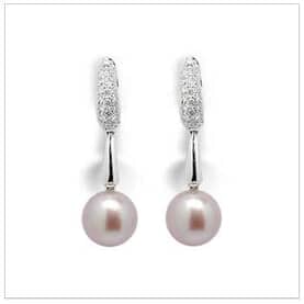Fiorella a Freshwater Pearl Earring