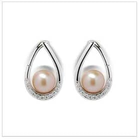 Flame a Freshwater Pearl Earrings