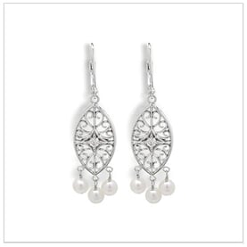 Isabella a Freshwater Cultured Pearl Earring