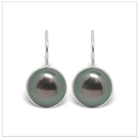 Fresh Stud a Freshwater Pearl Lever Back Earring