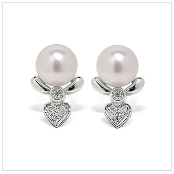 Etoile a Japanese Akoya Cultured Pearl Earring