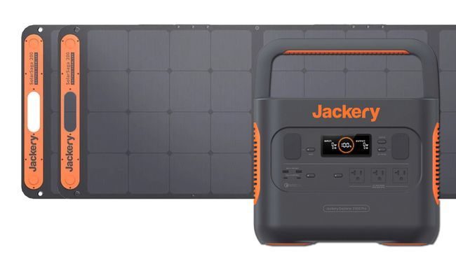 Jackery Solar Generator 2000 Pro - 2x SolarSaga 200 Solar Panels