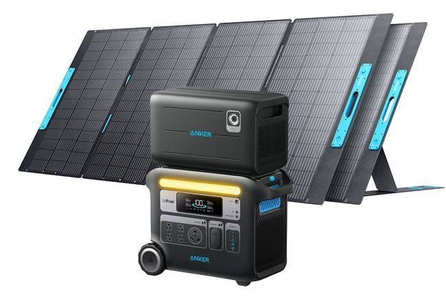 Anker SOLIX F2000 with Expansion Battery Kit and 2x 400 Watt Solar Panels