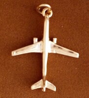 Gold B-757 Jet Airplane Pendant Jewelry Gold B-757 Jet Airplane Pendant Jewelry