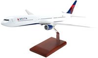 Delta Airlines B-767-400 Model Airplane