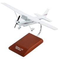 Cessna 172 Skyhawk Model Airplane 1/32 Scale Cessna 172 Skyhawk Model Airplane 1/32 Scale