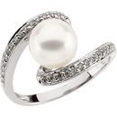 14 KT White Gold Freshwater Pearl & 1/6 Carat TW Diamond Ring Size 4.75