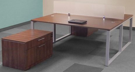 TrendSpaces Large 2-Desk Back-To-Back Workstation Set