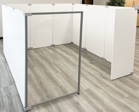 7.5'W x 7.5'D x 5'H Economy White Laminate Modular Office