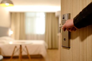 Hotels: Management & Guests